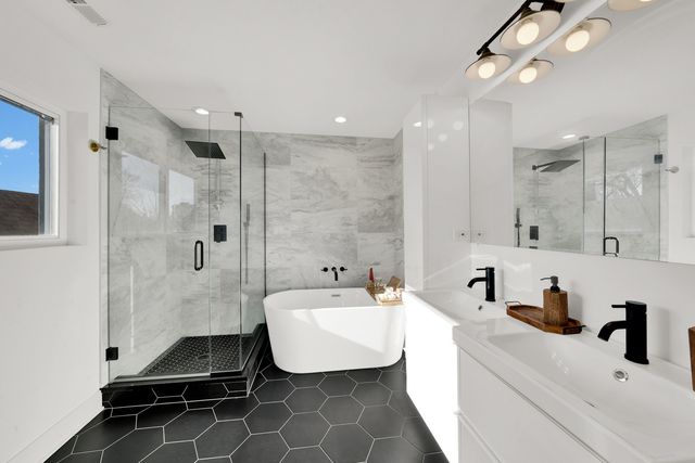 1522 N Leamington Avenue, Chicago, IL 60651