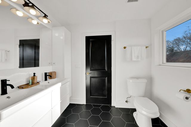 1522 N Leamington Avenue, Chicago, IL 60651