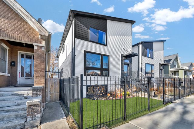 1522 N Leamington Avenue, Chicago, IL 60651