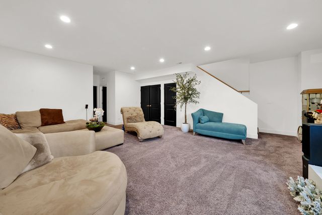 1522 N Leamington Avenue, Chicago, IL 60651