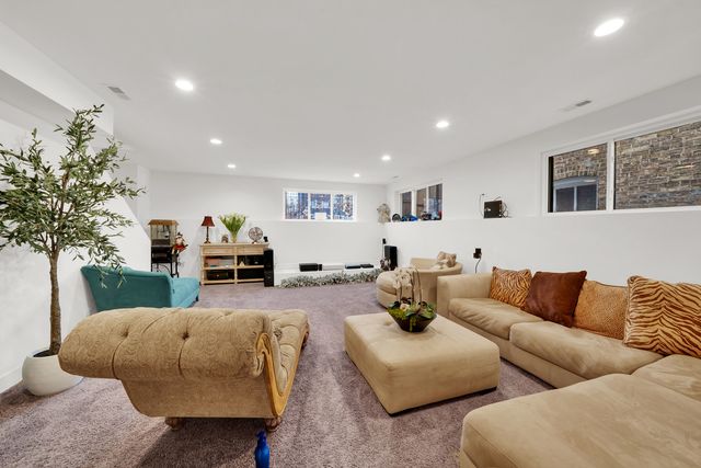 1522 N Leamington Avenue, Chicago, IL 60651