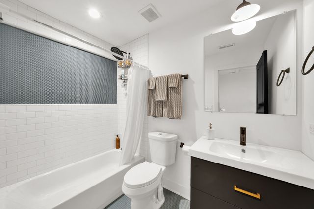 1522 N Leamington Avenue, Chicago, IL 60651