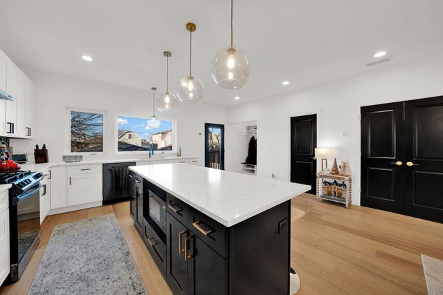 1522 N Leamington Avenue, Chicago, IL 60651