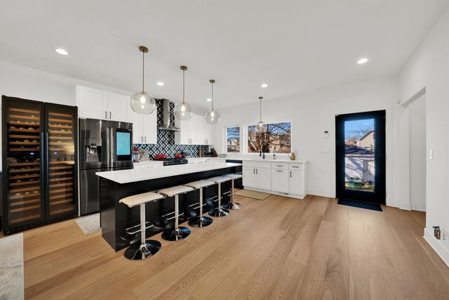 1522 N Leamington Avenue, Chicago, IL 60651