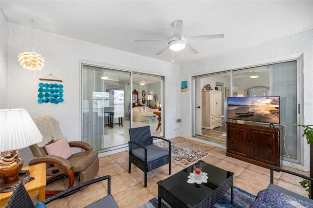 1137 BOWSPRIT LANE 1137, Holiday, FL 34691