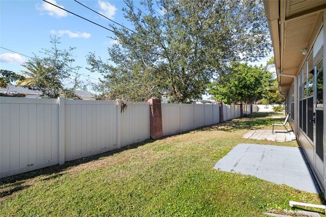 1137 BOWSPRIT LANE 1137, Holiday, FL 34691