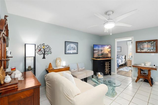 1137 BOWSPRIT LANE 1137, Holiday, FL 34691