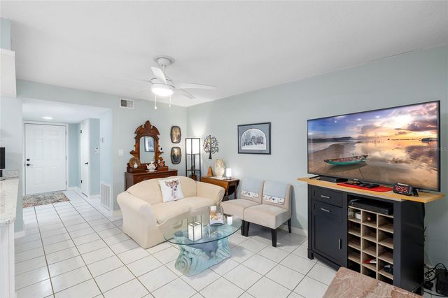 1137 BOWSPRIT LANE 1137, Holiday, FL 34691