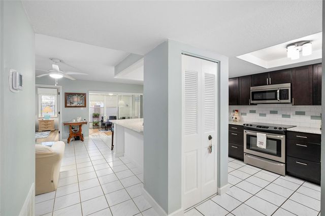 1137 BOWSPRIT LANE 1137, Holiday, FL 34691