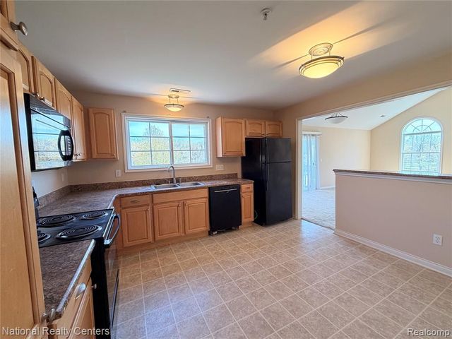 28469 Carlton Way Drive, Novi, MI 48377