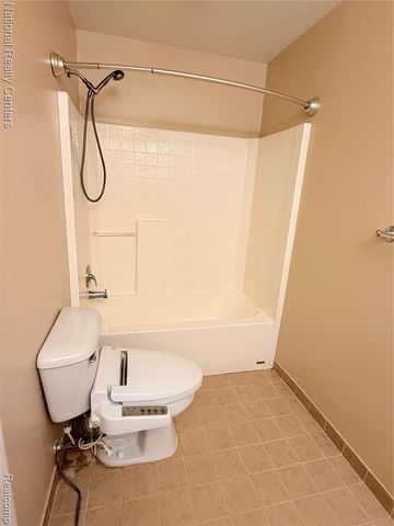 28469 Carlton Way Drive, Novi, MI 48377