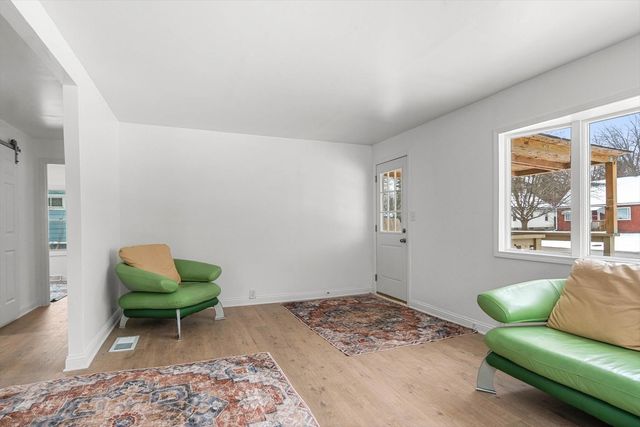 1146 S Union Street, Aurora, IL 60505