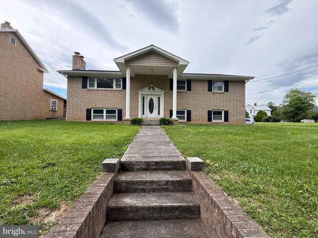 36 WATER ST, Petersburg, WV 26847