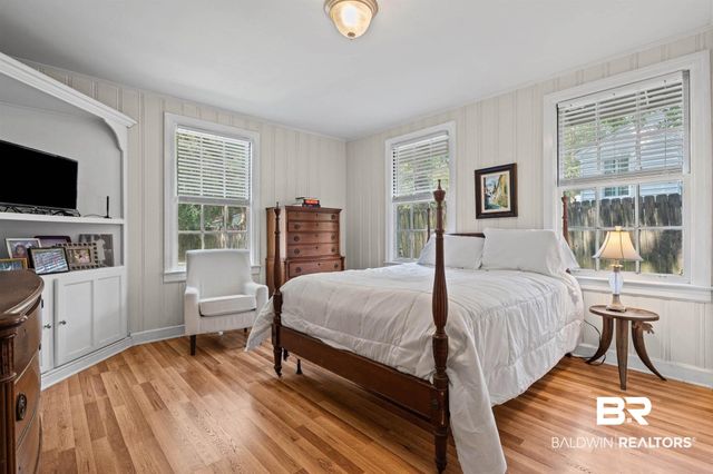 3751 Old Shell Road, Mobile, AL 36608