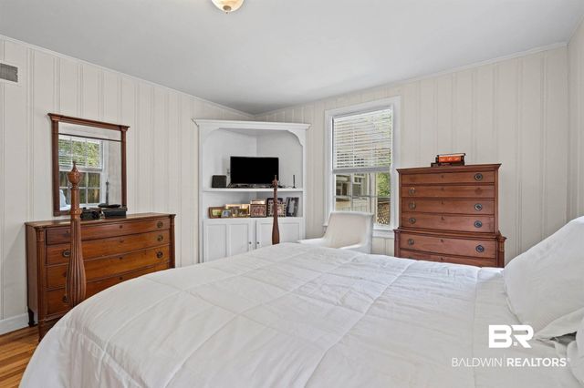 3751 Old Shell Road, Mobile, AL 36608
