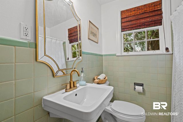 3751 Old Shell Road, Mobile, AL 36608