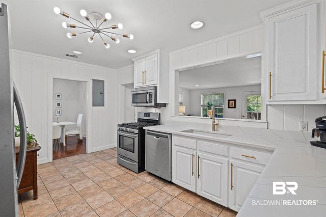 3751 Old Shell Road, Mobile, AL 36608