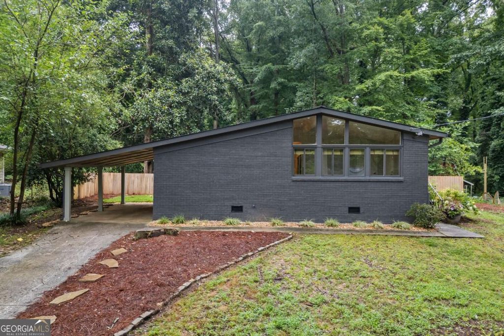 1144 Greenbriar Circle, Decatur, GA 30033