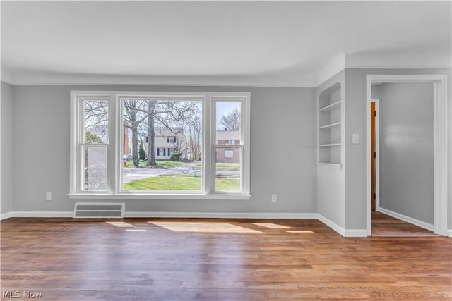 16705 Glendale Avenue, Cleveland, OH 44128