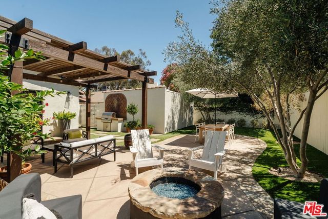 4649 Cartwright Avenue, Toluca Lake, CA 91602