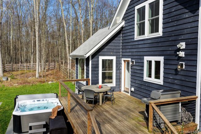 176 Maple Lane, Narrowsburg, NY 12764