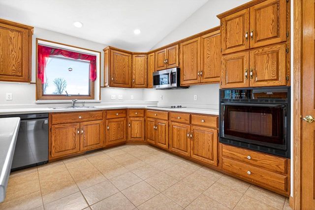 4665 EDGEWOOD DRIVE, Appleton, WI 54913