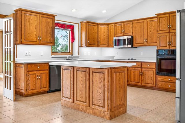 4665 EDGEWOOD DRIVE, Appleton, WI 54913