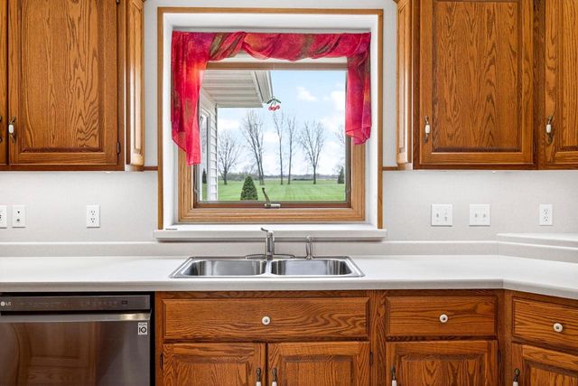 4665 EDGEWOOD DRIVE, Appleton, WI 54913
