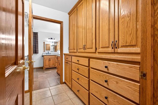 4665 EDGEWOOD DRIVE, Appleton, WI 54913