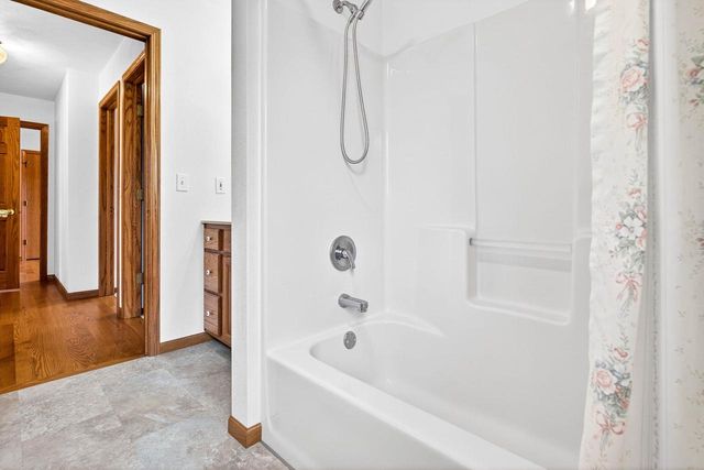 4665 EDGEWOOD DRIVE, Appleton, WI 54913
