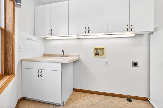 4665 EDGEWOOD DRIVE, Appleton, WI 54913