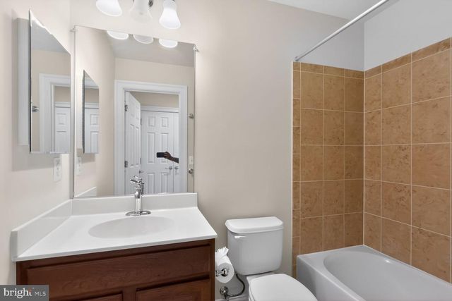 25450 HOPTON HOUSE TER, Chantilly, VA 20152