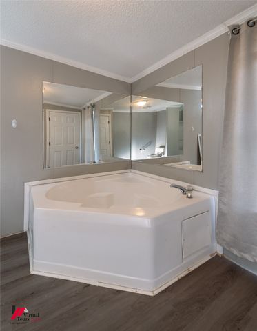 7873 W Lakeshore, Shreveport, LA 71107