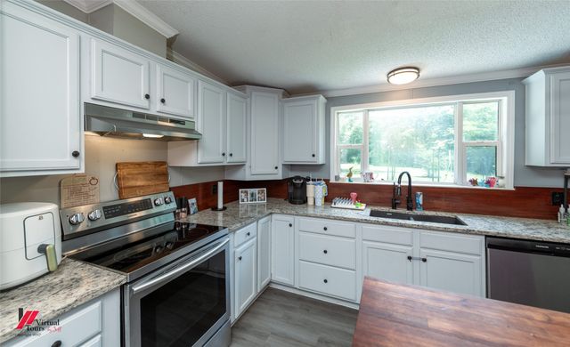 7873 W Lakeshore, Shreveport, LA 71107