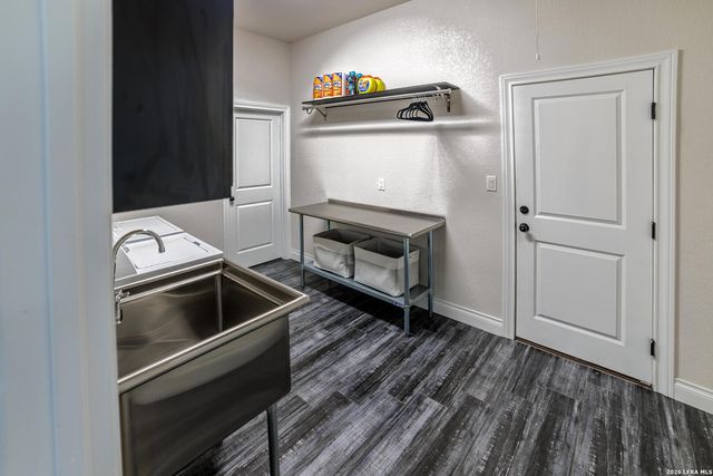 2127 Oakwood, New Braunfels, TX 78132