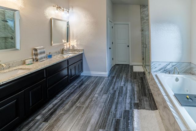 2127 Oakwood, New Braunfels, TX 78132