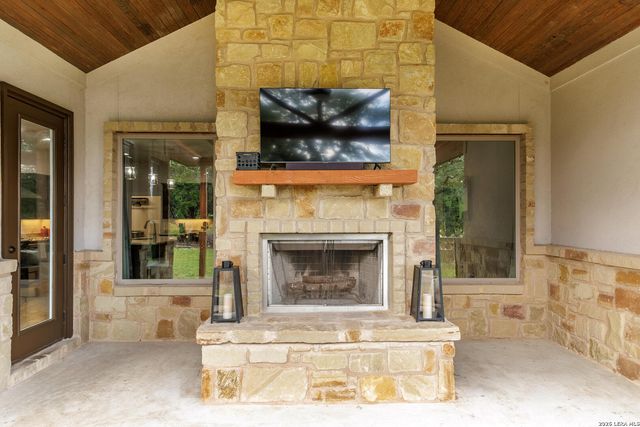 2127 Oakwood, New Braunfels, TX 78132