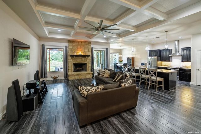 2127 Oakwood, New Braunfels, TX 78132