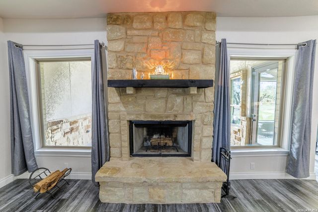 2127 Oakwood, New Braunfels, TX 78132