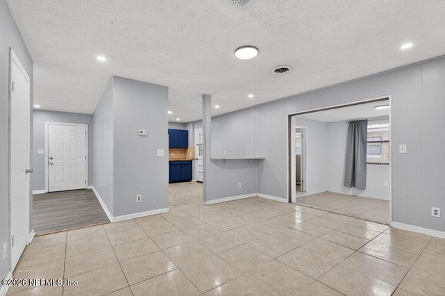 6886 TOM THUMB Drive, Jacksonville, FL 32210