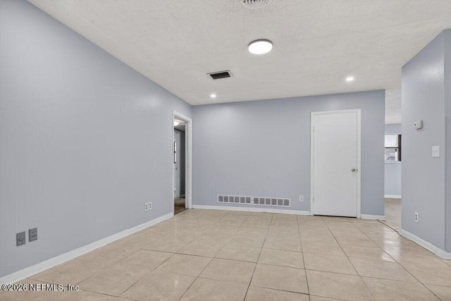 6886 TOM THUMB Drive, Jacksonville, FL 32210