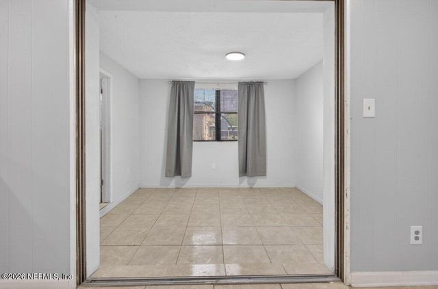 6886 TOM THUMB Drive, Jacksonville, FL 32210