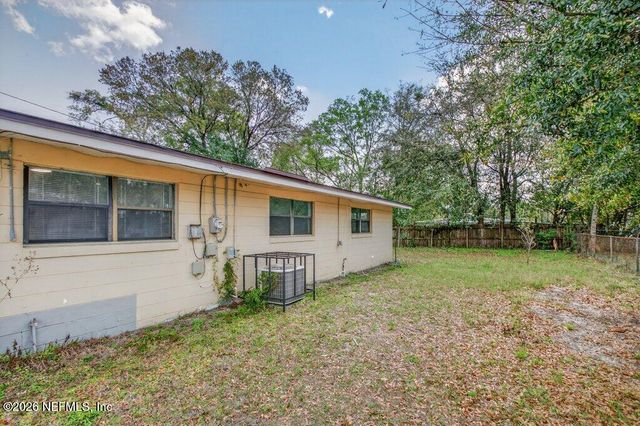 6886 TOM THUMB Drive, Jacksonville, FL 32210