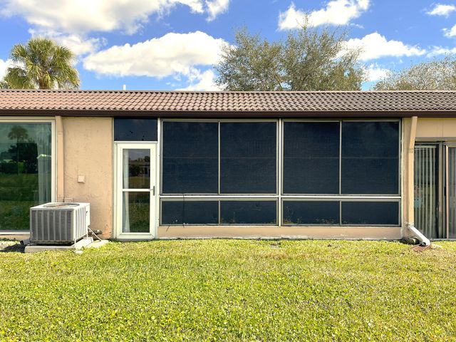 229 Lake Meryl Drive, West Palm Beach, FL 33411