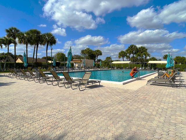 229 Lake Meryl Drive, West Palm Beach, FL 33411