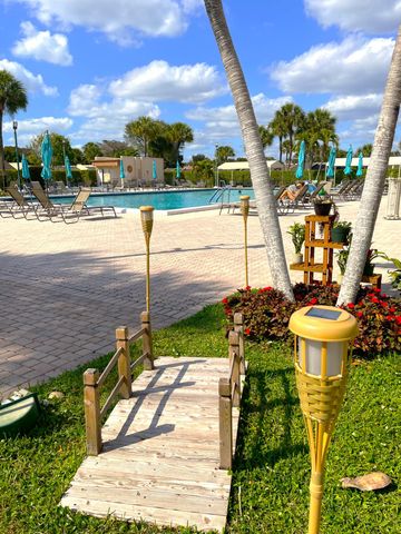 229 Lake Meryl Drive, West Palm Beach, FL 33411