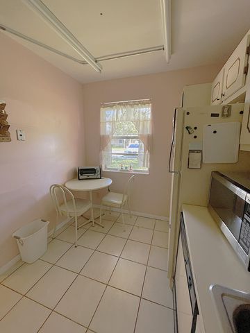 229 Lake Meryl Drive, West Palm Beach, FL 33411