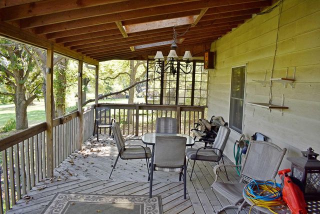 1832 Cedar View Road, Charles City, IA 50616