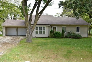 1832 Cedar View Road, Charles City, IA 50616