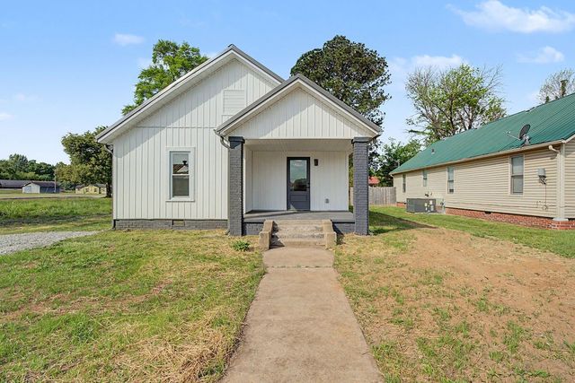 219 Cherry St, Guthrie, KY 42234